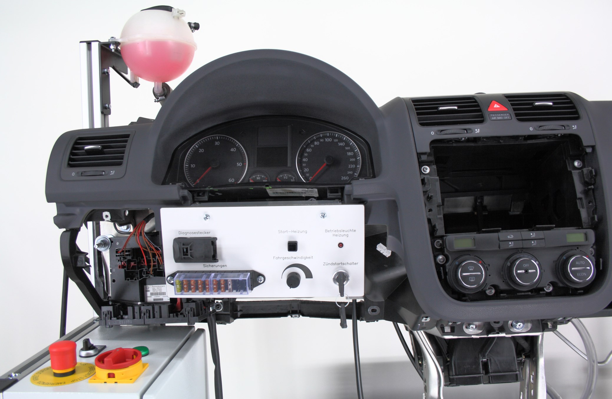 Dashboard detail of the VW Climatronic training rig
