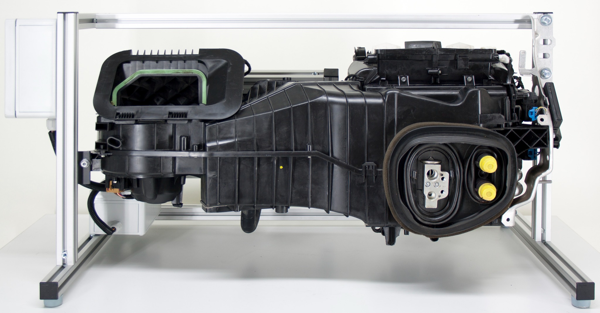Rear view of the VW 2-zone Climatronic simulation model